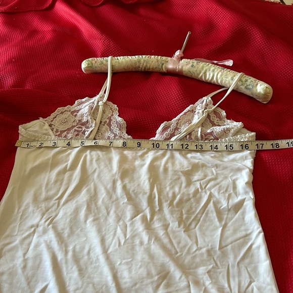 La vie en rose, lingerie night. White. Size large. - Picture 5 of 7